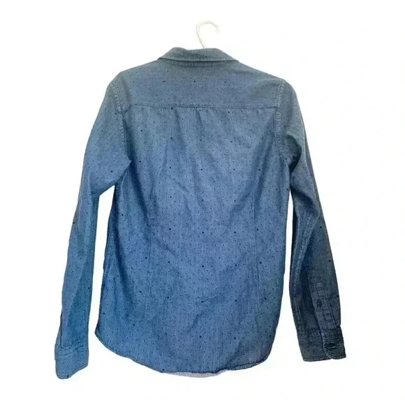 Guess women’s denim shirt  with geometric pattern, lightweight denim - Picture 3 of 4